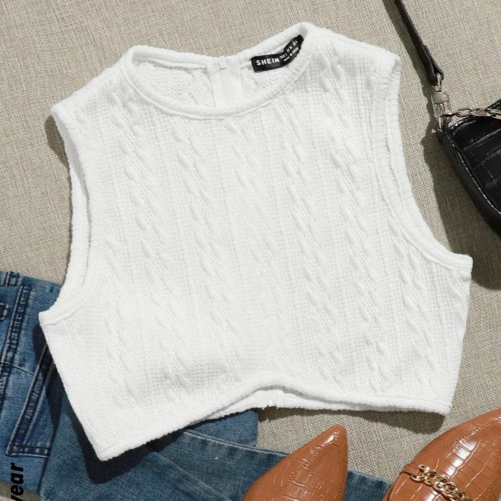 White knit zipper back sleeveless crop top